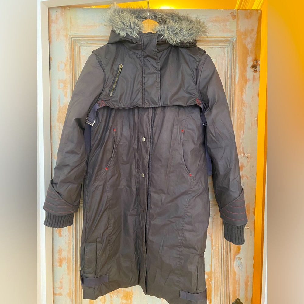 Winter Coat EUC Wind & Water Resistant. 10/10 for function, coziness & style!
